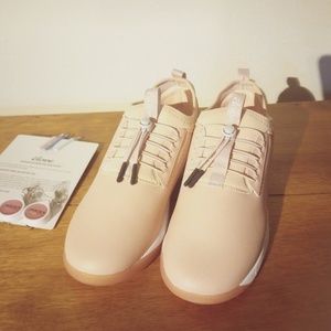 BRAND NEW Pink Up Clove Shoes, Women's Size 11